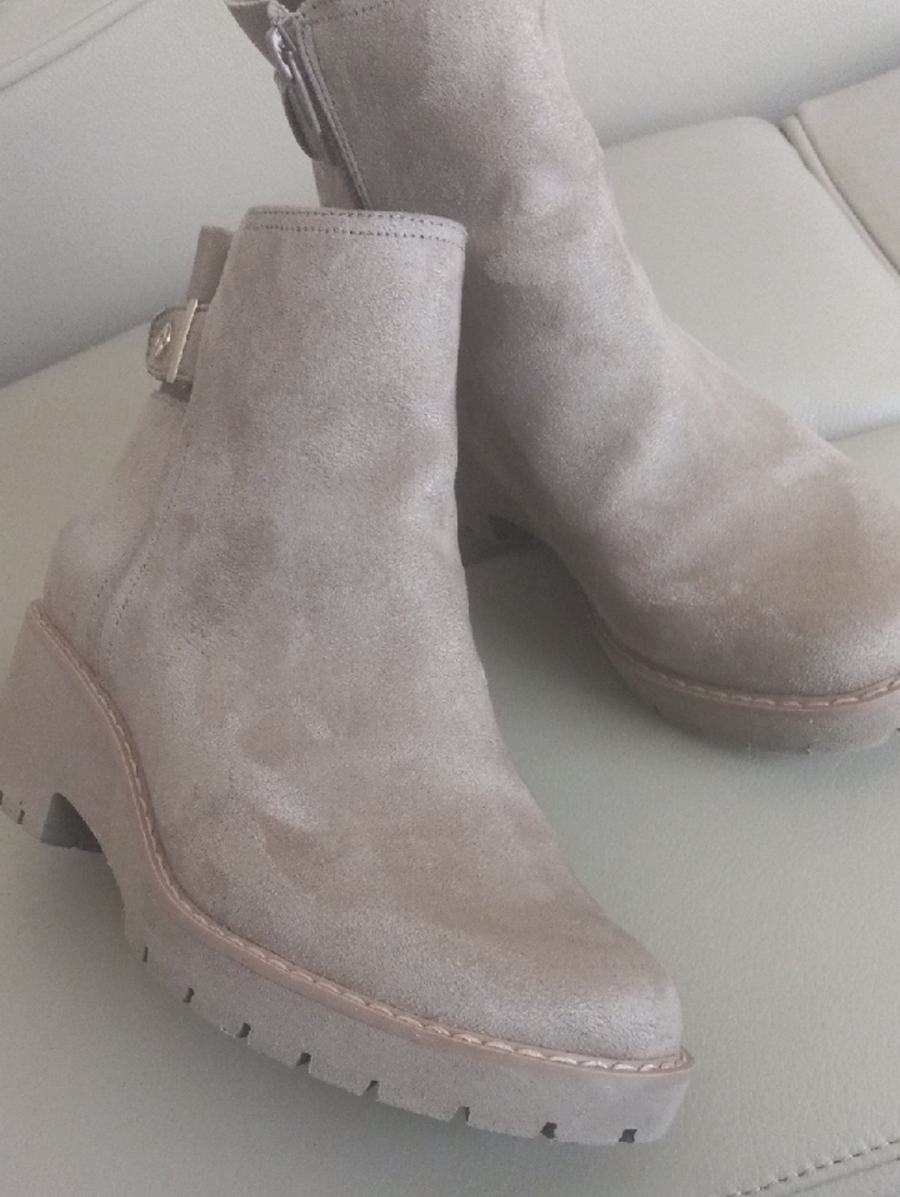 Giani Bernini Light Taupe Suede Wedge Ankle Boots Size 6.5M - Picture 12 of 14